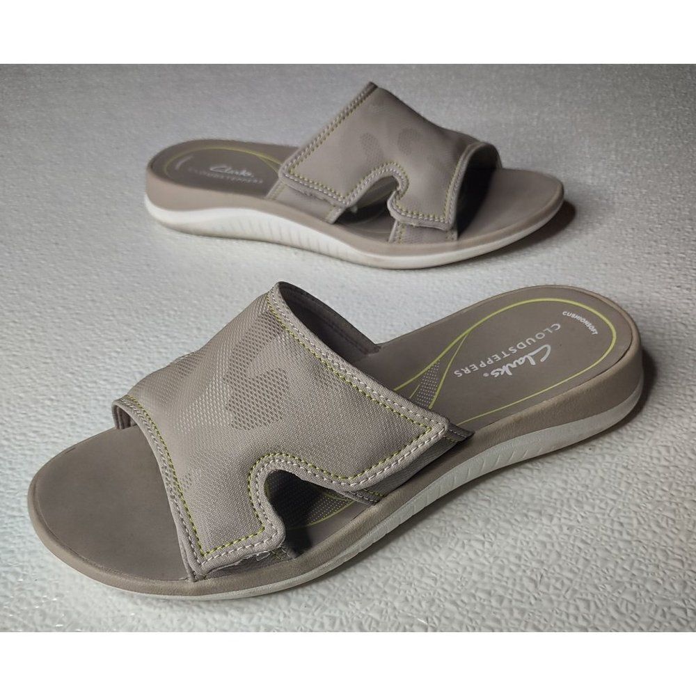 Clarks Cloudsteppers Taupe Camo Comfort "Bay" Slides with Green Stitching Size 7